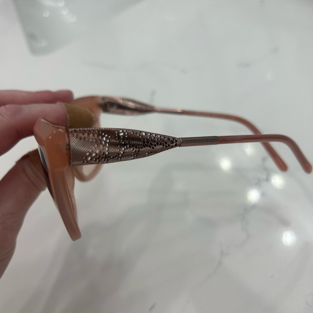 Burberry Women's Pink Sunglasses, Excellent Pre-Loved - Picture 6 of 11